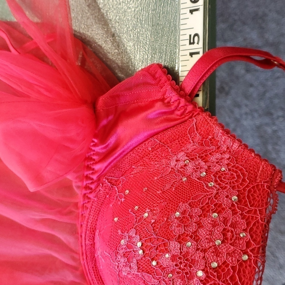 Sexy pink night camisole. No tags, I'm thinking a medium. Lovely fabri… - Picture 8 of 14